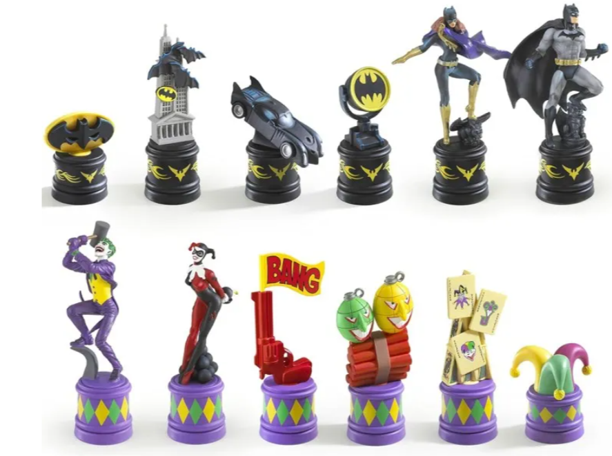 Noble Collection The Batman Chess Set